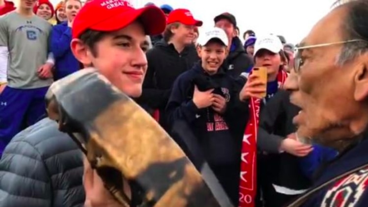 jovenes-a-favor-de-trump-se-burlaron-de-nativo-americano-en-estados-unidos